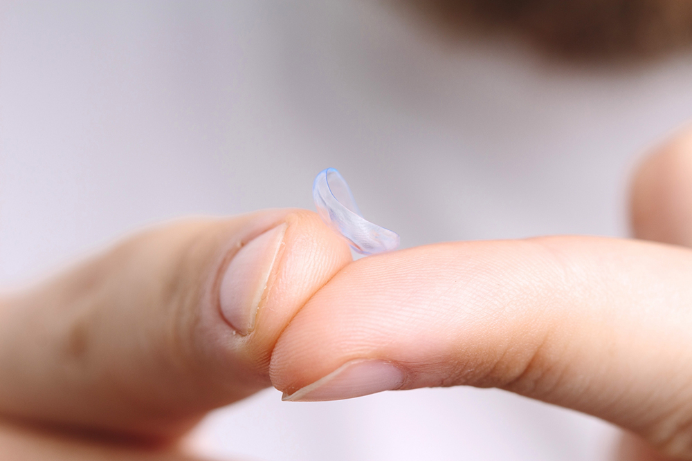 初めてのコンタクトレンズで不安な方へ｜選び方・使い方の基本をやさしく解説